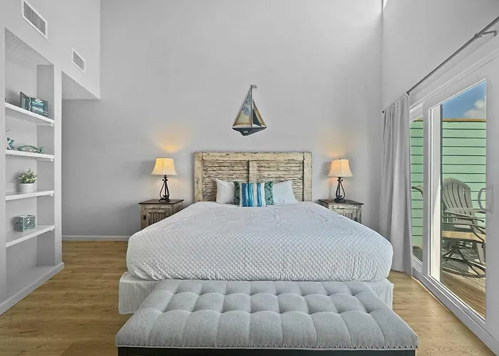 Duplex For 6 With Balcony & Resort-style Amenities *