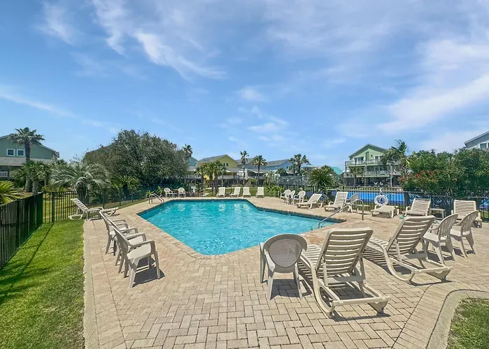 Duplex For 6 With Balcony & Resort-style Amenities Gulf Shores